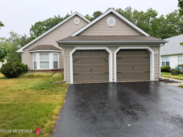 71 Skyline Drive, Lakewood, NJ 08701