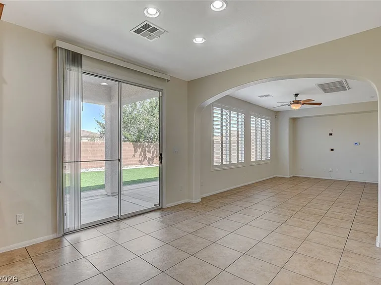 9734 Maspalomas St — Photo 18