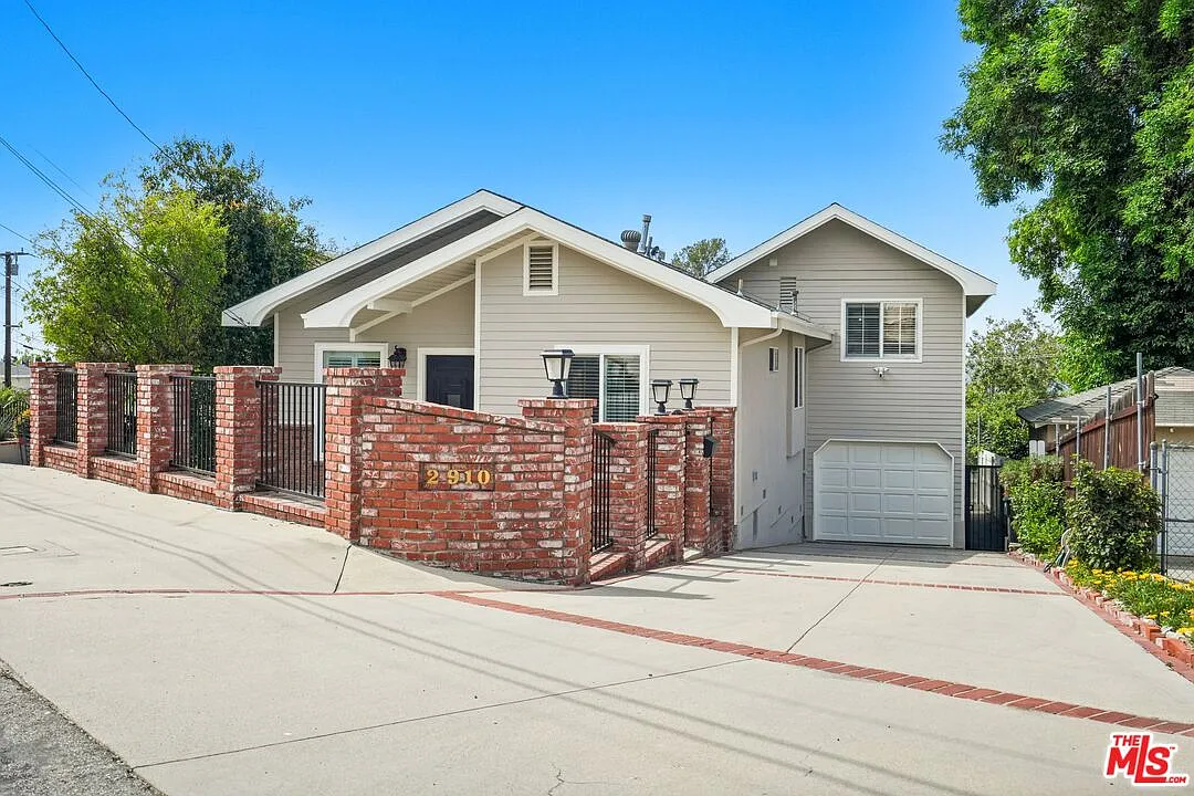 Building Photo - 2910 Santa Carlotta St