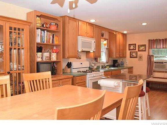 5th image of 256 Woodridge Ave