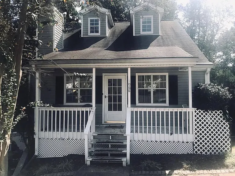 1068 Hillsborough Chase NW — Photo 1