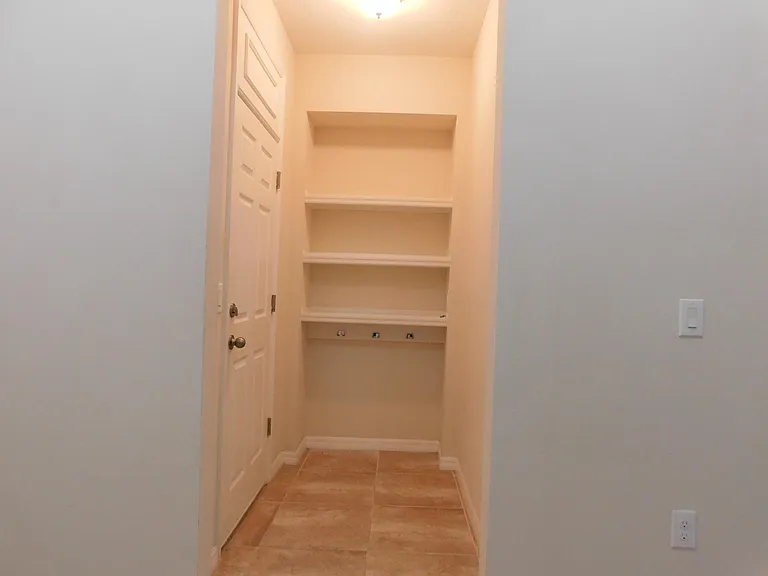 2135 Donahue Dr — Photo 6