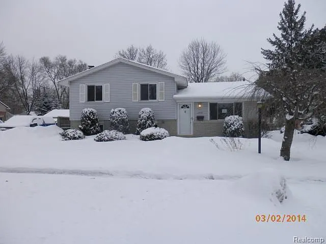 1445 Selma St photo 1