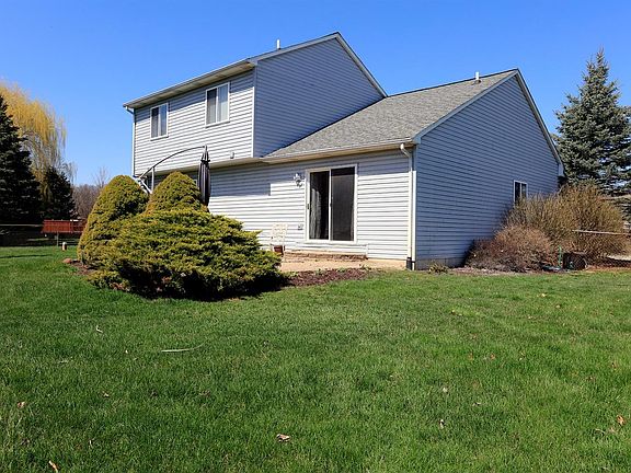 2nd image of 194 Garden Ct