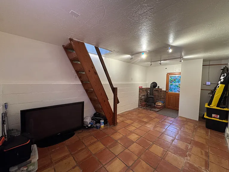 1619 Oak Dr #B1 — Photo 22