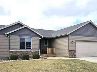 205 Creekside Ave, Harrisburg, SD 57032