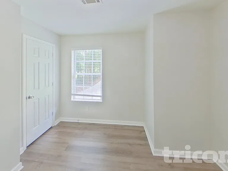210 Signet Ct — Photo 12