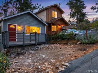 871 Maple Ln, Sugarloaf, CA 92386