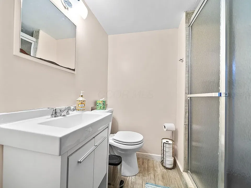 299 Woodsview Dr