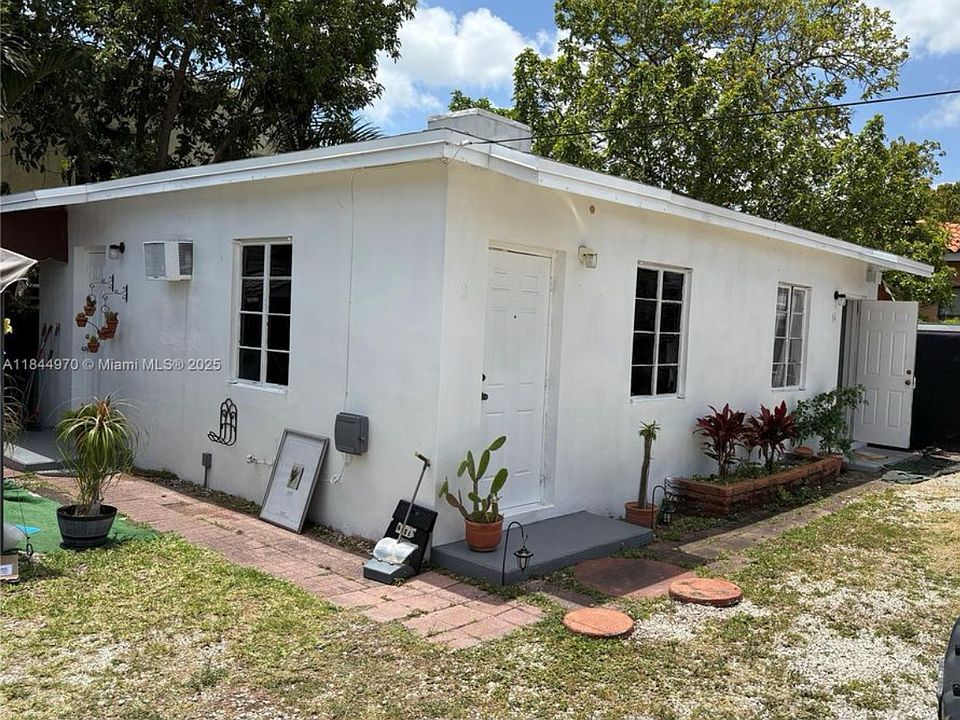 Building Photo 3