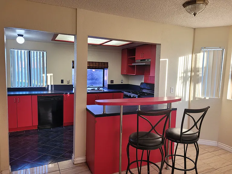 8525 Vinmar Ave — Photo 4