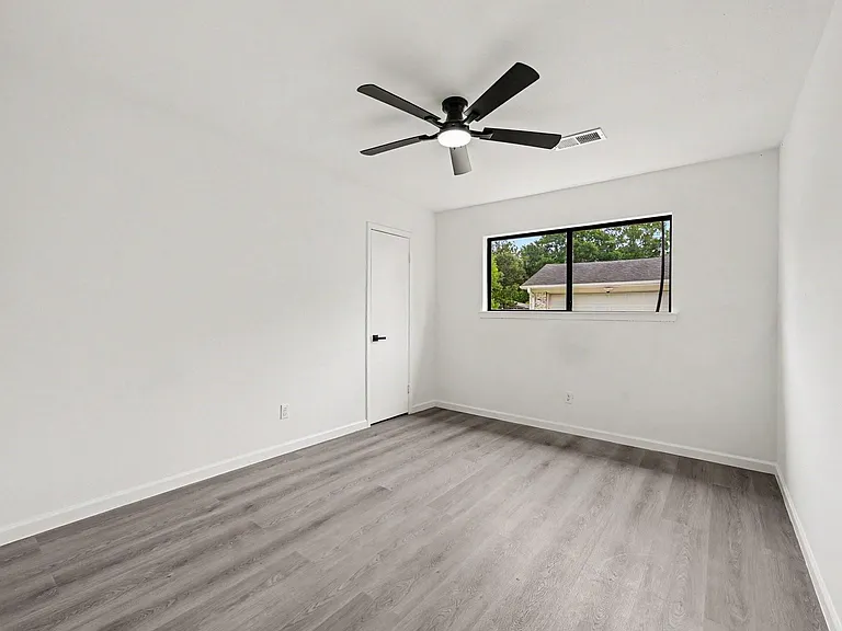 7607 Grape St — Photo 17
