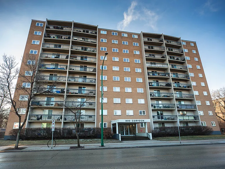 800 Corydon Ave — Photo 8