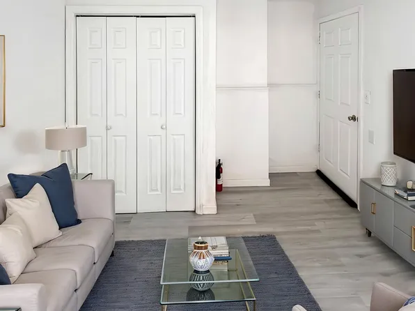 1043 Revere Ave #1L, Bronx, NY 10465