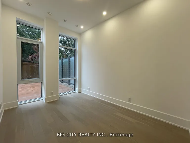 800 Broadview Ave #102 — Photo 7