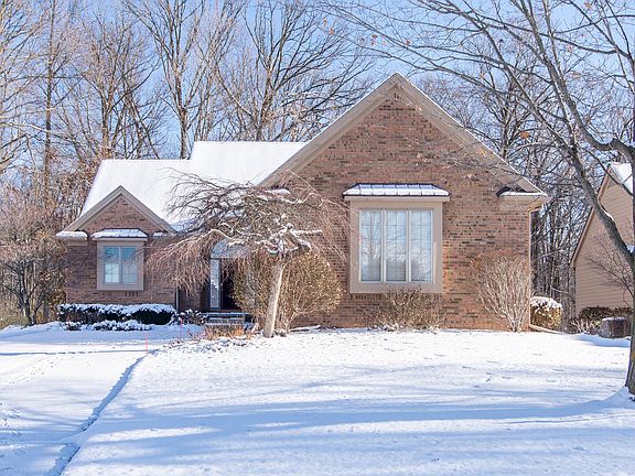 2nd image of 4653 Sawgrass Dr E