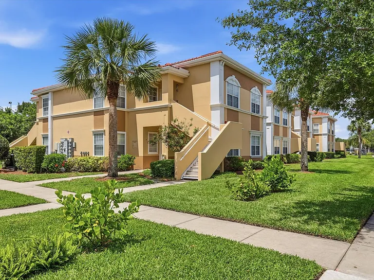 1000 Villagio Cir #201 — Photo 28