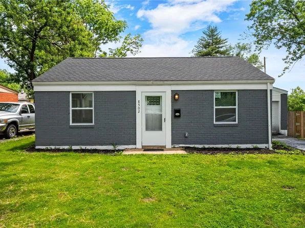 8502 Dianthus Ln, Saint Louis, MO 63136