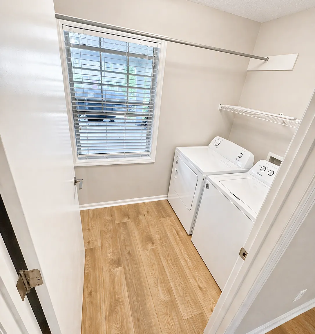 3 bed, 1420 sqft, $2,300 — Photo 3