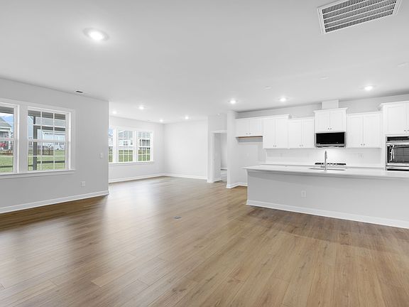 Roselyn Garland II 9