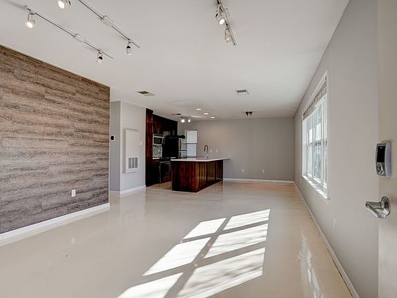 4th image of 2450 Ashdale Dr #D-205