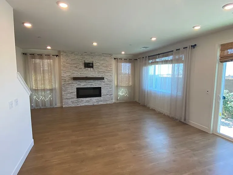 1667 Lion St — Photo 14