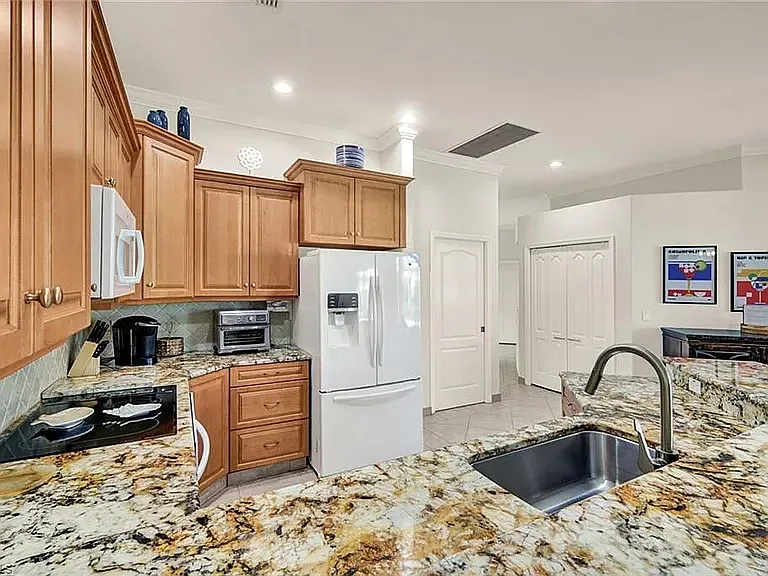 Cedar Creek Dr — Photo 15