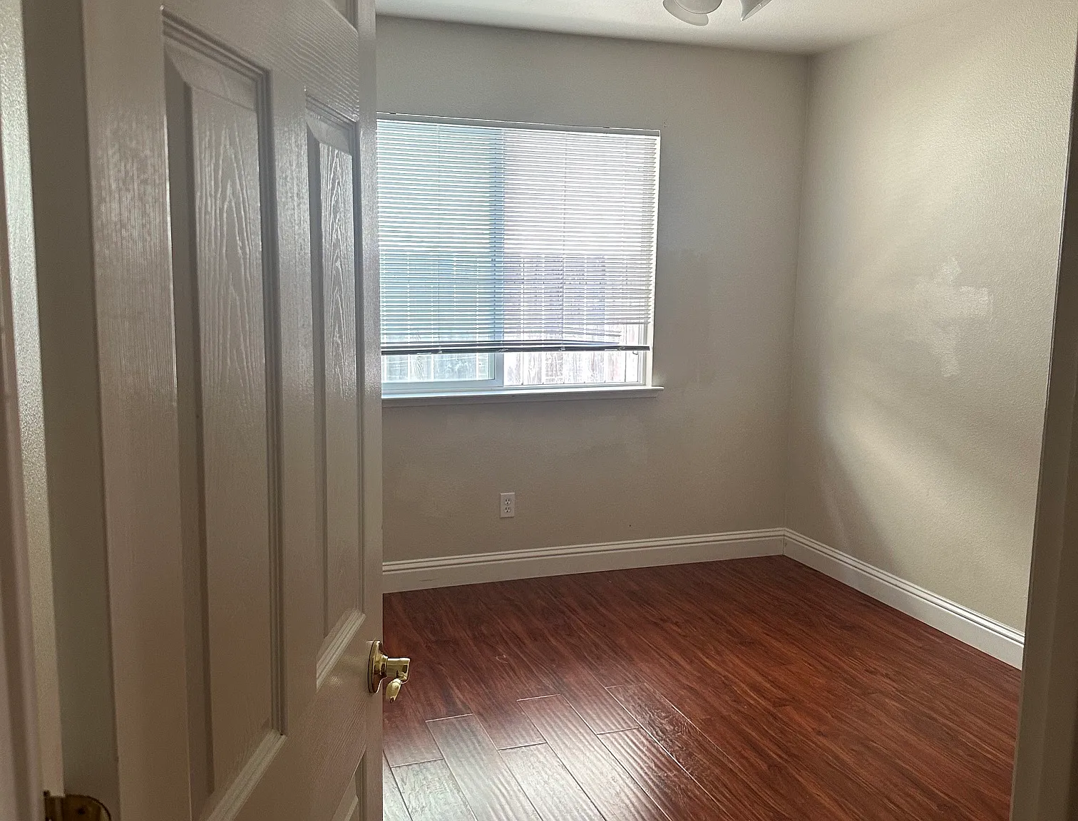 4 bed, 2100 sqft, $900 — Photo 4