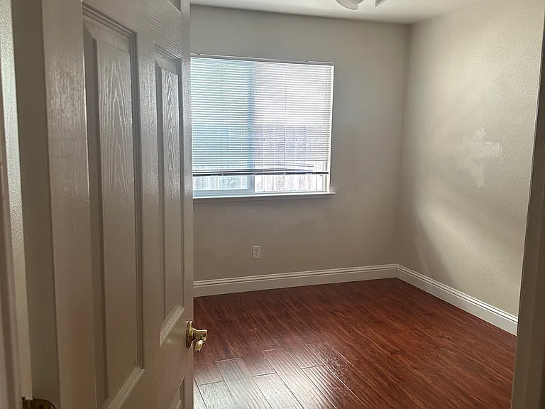 8910 Glacier Point Dr #3 — Photo 4