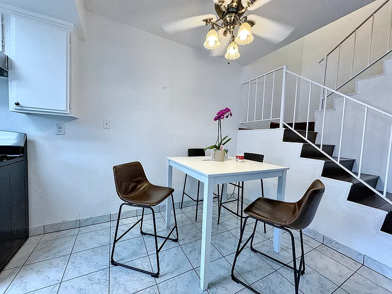 1671 E Kingsley Ave #B — Photo 14