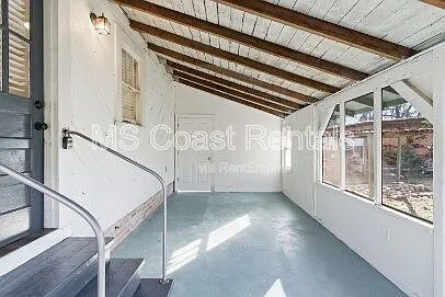 20 Martha Ave — Photo 24