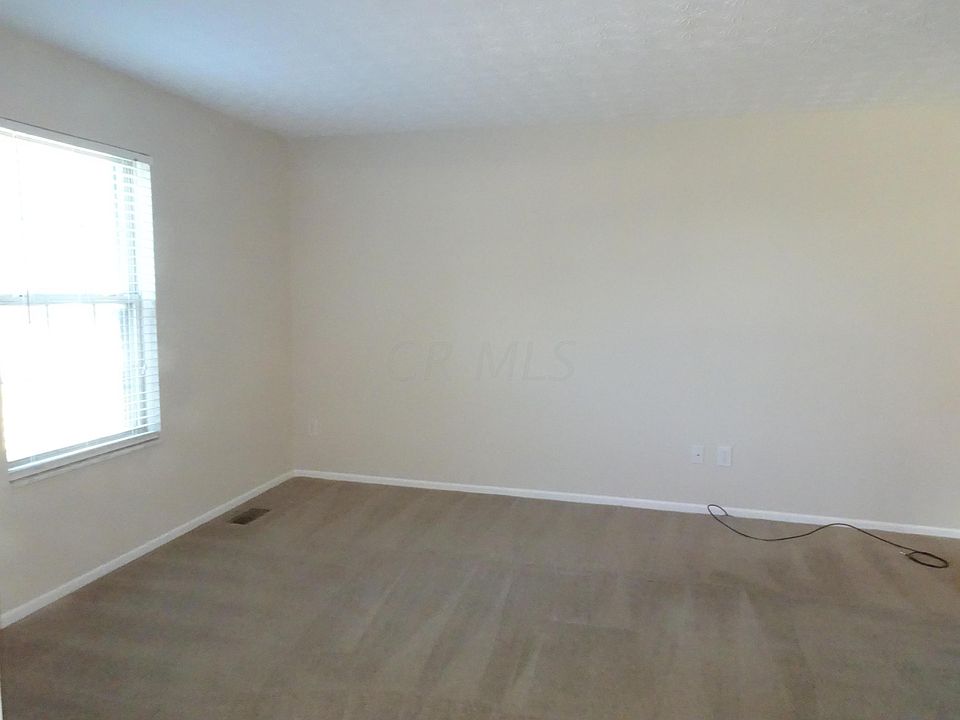 1st image of 674 Village Park Dr