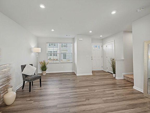 5th image of 2933 Winterberry Dr