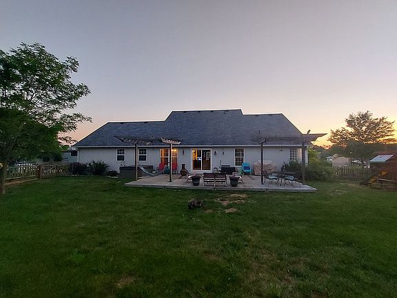 2nd image of 110 Creekside Dr