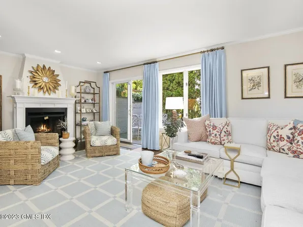 50 Church St APT 9, Greenwich, CT 06830