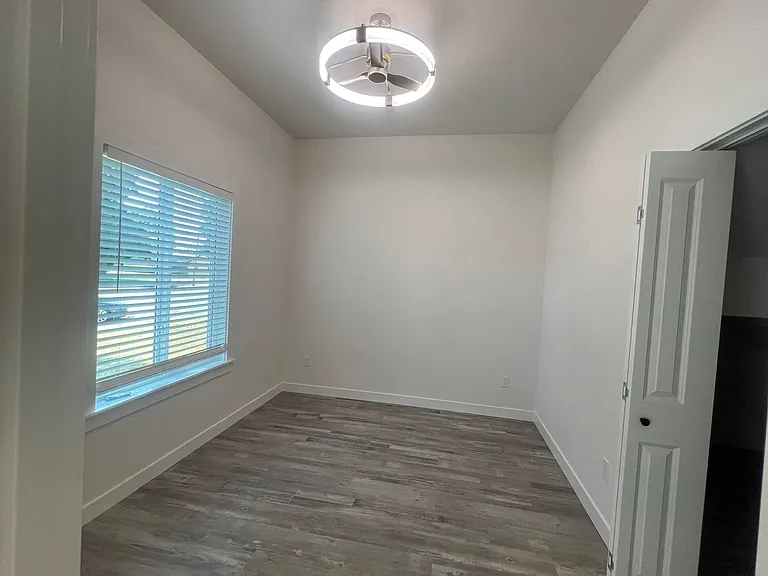 5661 1st Ave — Photo 9