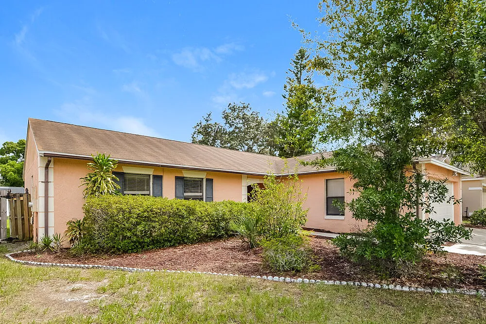 3 bed, 2.0 bath, 1510 sqft, $2,095 — Photo 3