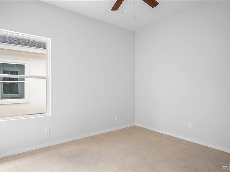 404 N Onyx Ave #1 — Photo 12