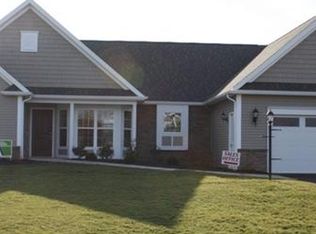 216 Woodsview Dr, Webster, NY 14580