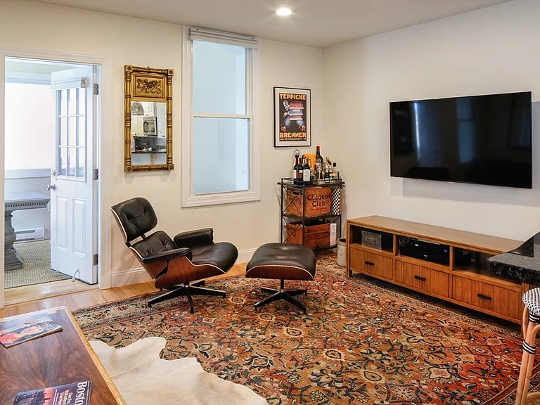 127 Cottage St #3 — Photo 2