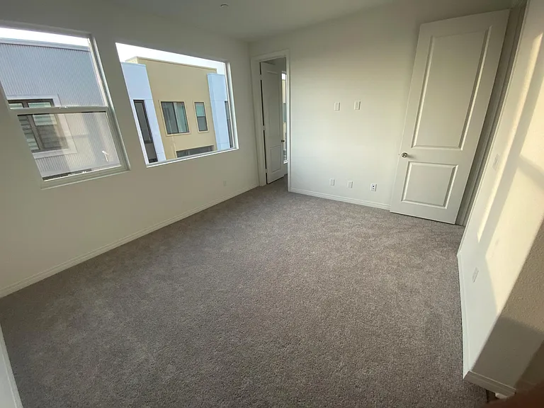 136 Sawbuck — Photo 18