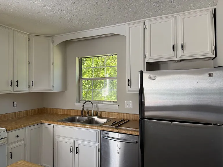 1104 Long Meadows Dr — Photo 9