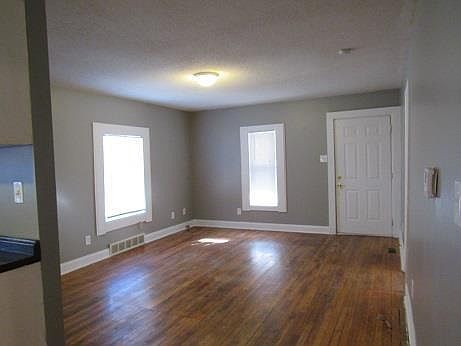 4th image of 4000 E 58th St