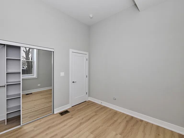 2158 W 18th St #1 — Photo 11