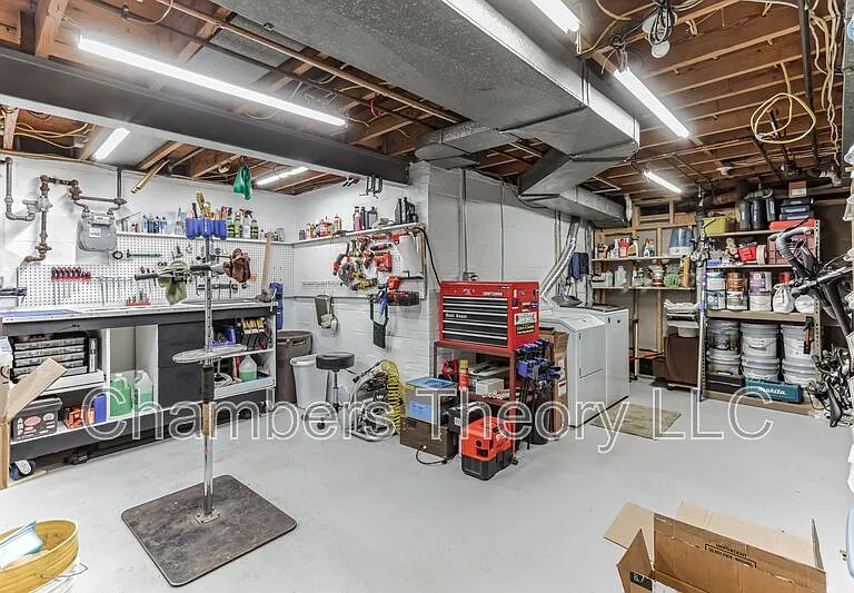10211 Fox Ln — Photo 38