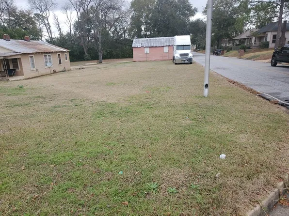 924 Newton Rd, Albany, GA 31701