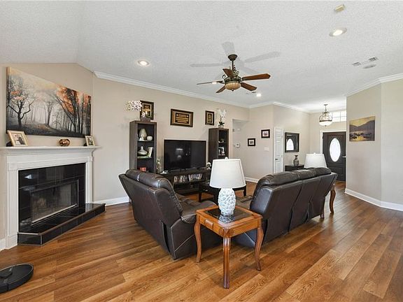 3rd image of 21 Sandpiper Dr