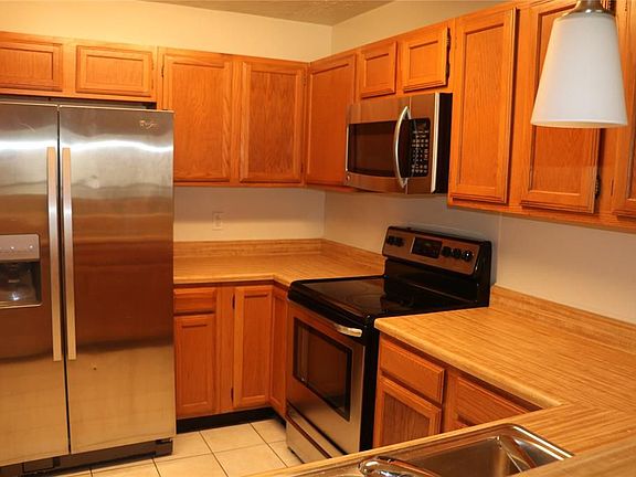 4th image of 414 Windhollow Cir