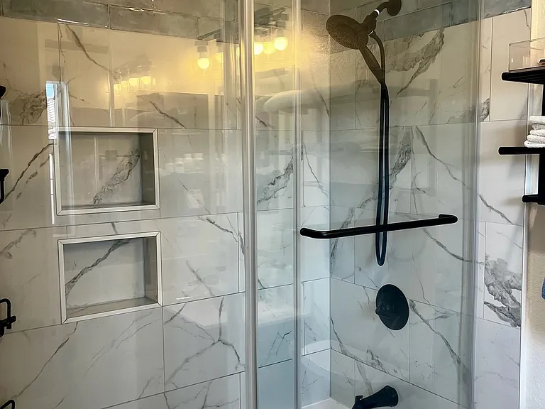 Guest bath 2.