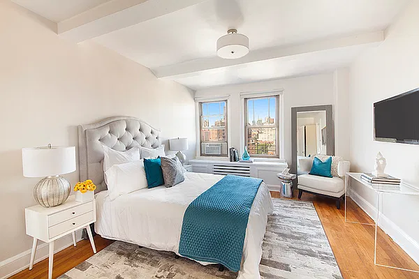 Sold by Compass | media 7